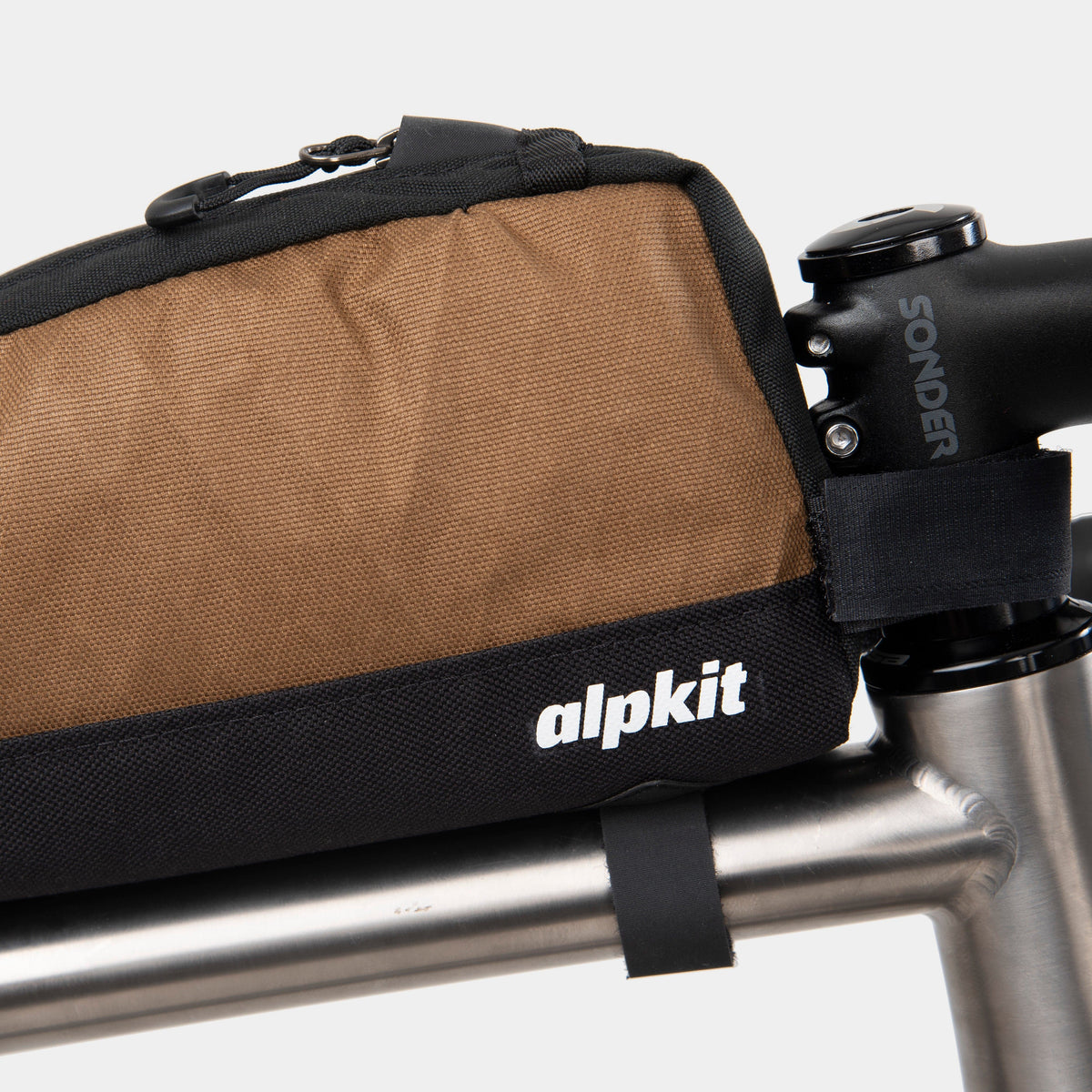 alpkit fuel pod top tube bag cockpit bag straps - closed