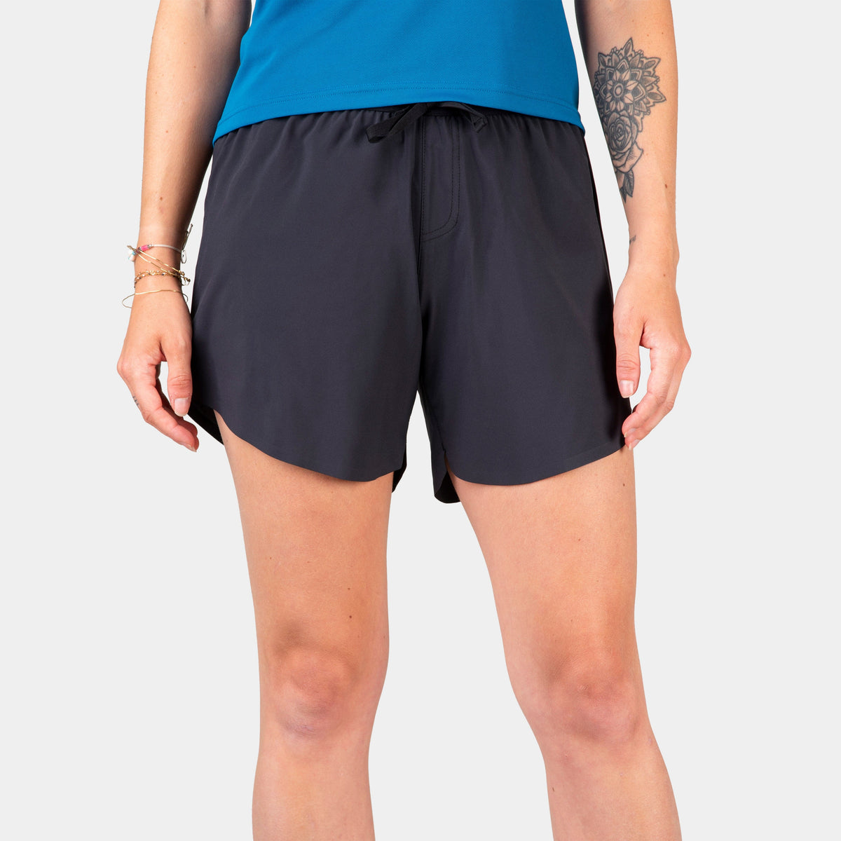alpkit vayper 5 ultralight 5in running shorts in black - closed