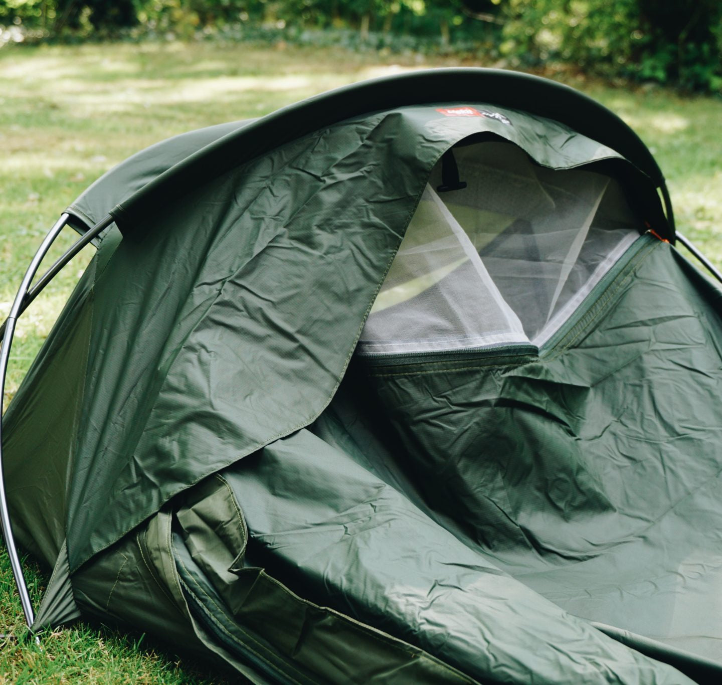 Free standing hooped bivvy bag
