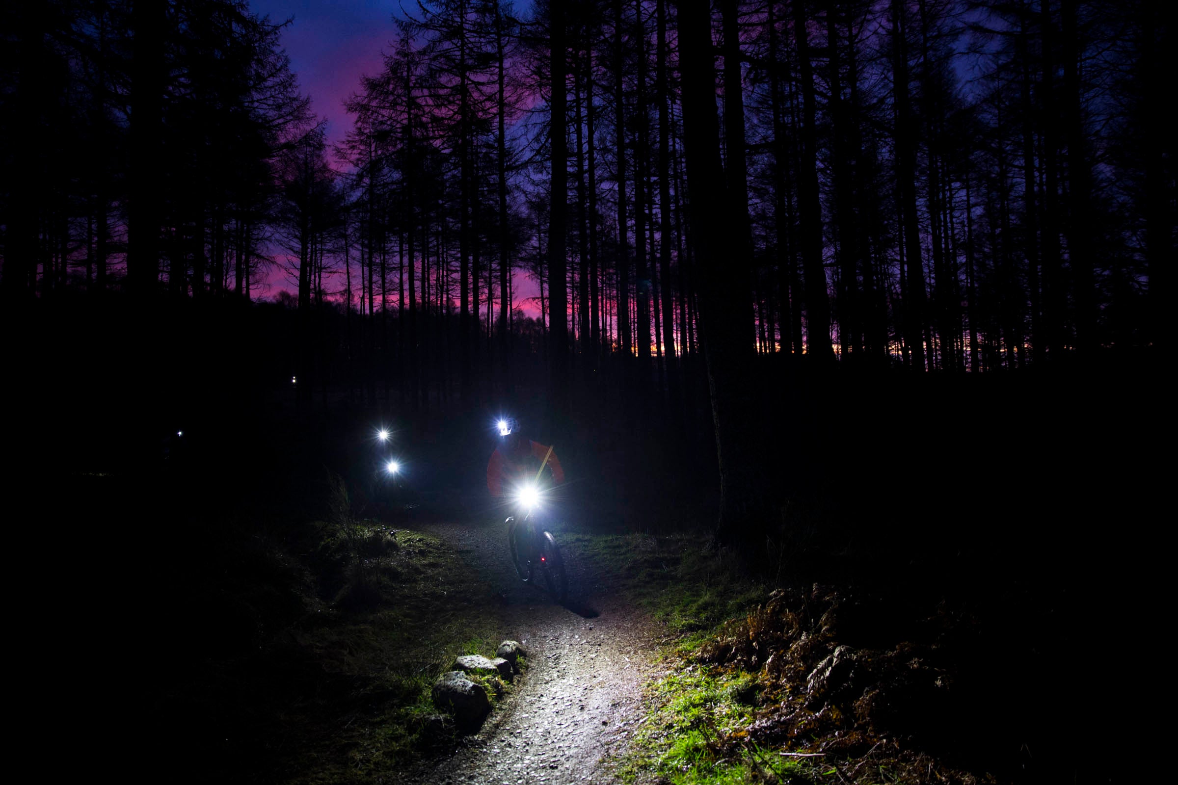How to Choose Bike Lights for Night Riding