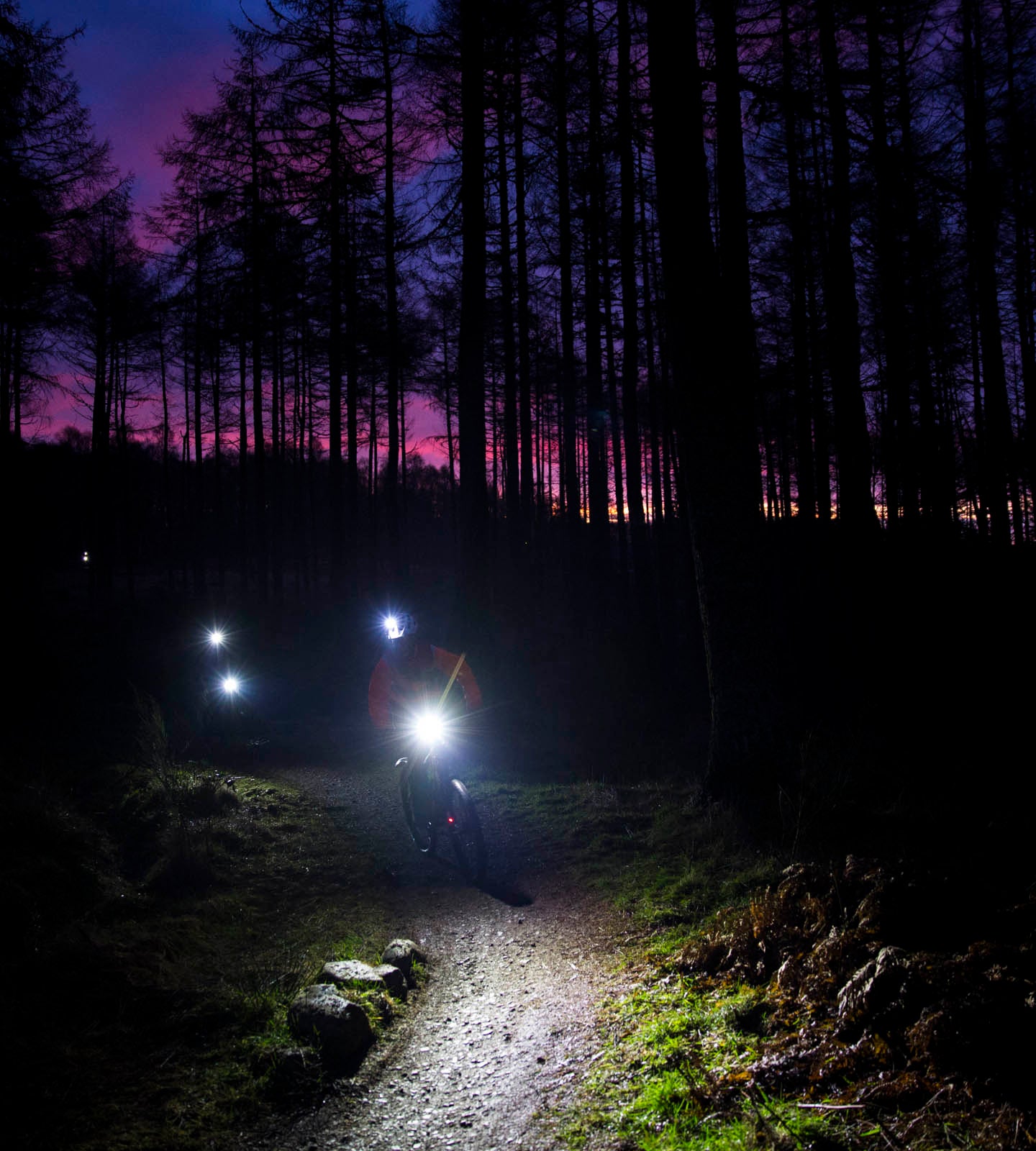 How to Choose Bike Lights for Night Riding